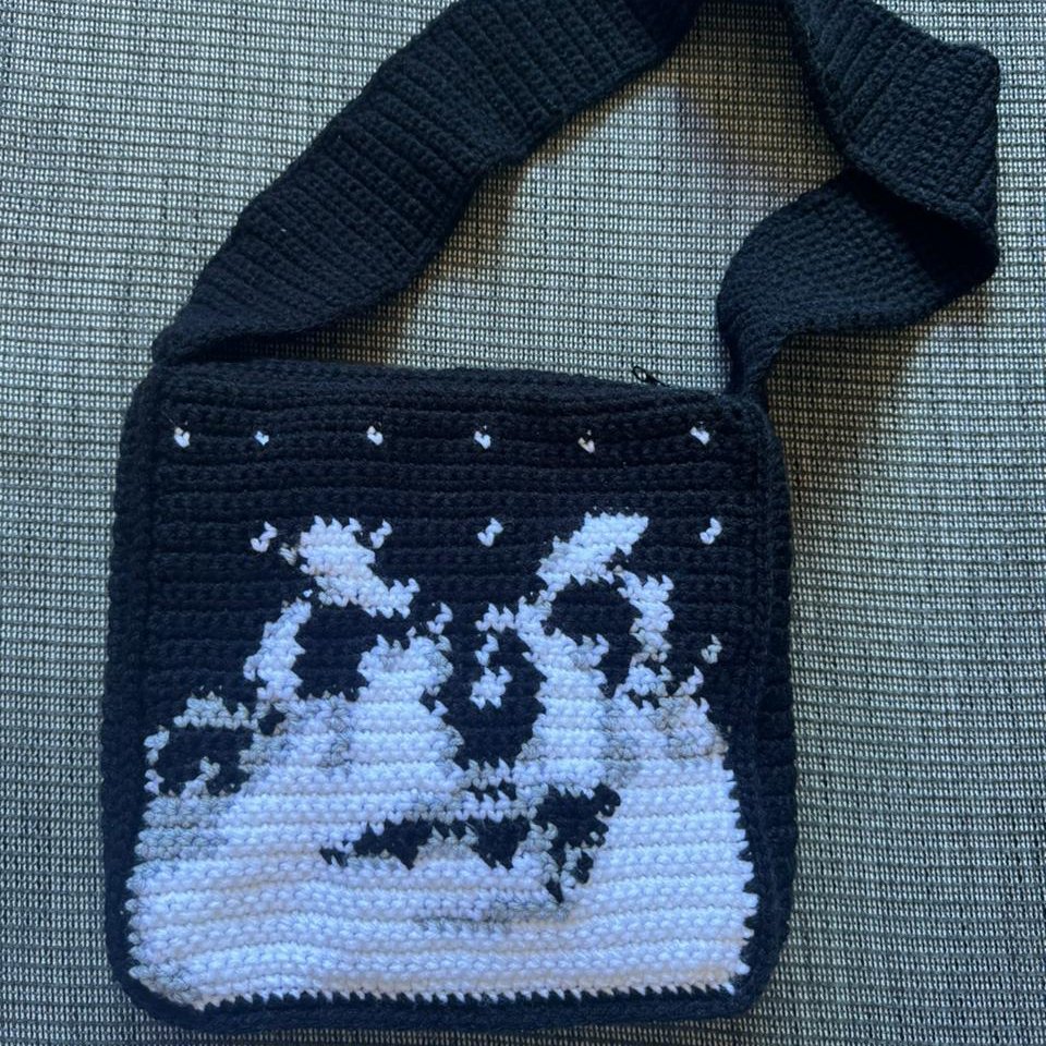 crochet grid tote bag
