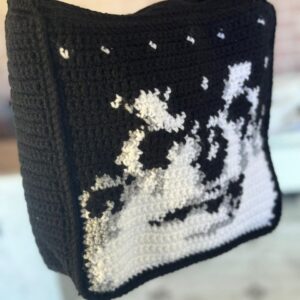 crochet grid tote bag