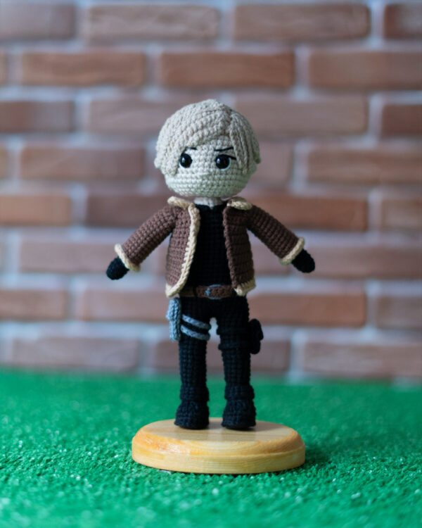 Leon Kennedy Crochet Doll – 19 cm