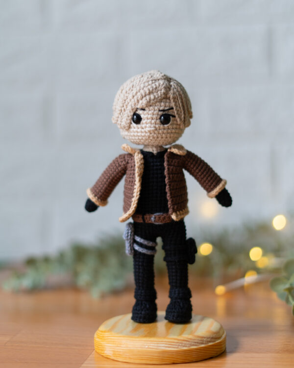 Leon Kennedy Crochet Doll – 19 cm