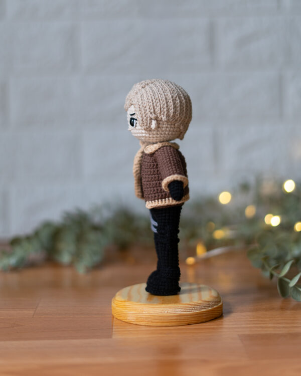 Leon Kennedy Crochet Doll – 19 cm