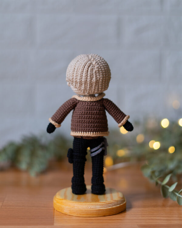 Leon Kennedy Crochet Doll – 19 cm