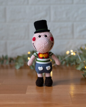 Handmade Crochet Pig Clown Doll – Cute Amigurumi Circus Plush (18 cm)