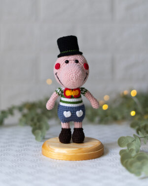 Handmade Crochet Pig Clown Doll – Cute Amigurumi Circus Plush (18 cm)