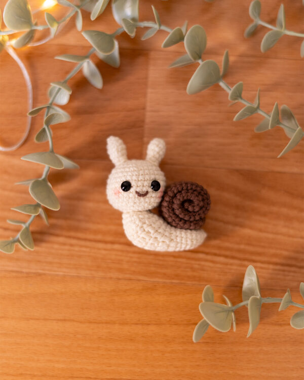 Snail Crochet Keychain – 6.5 cm Tall
