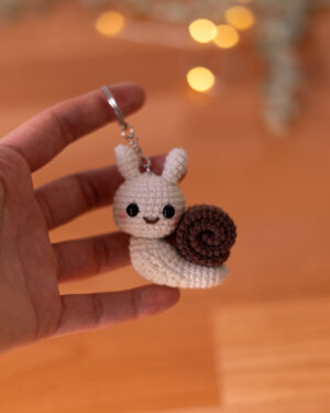 Snail Crochet Keychain – 6.5 cm Tall