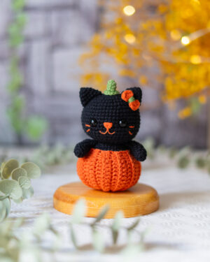 Halloween Black Cat Crochet Doll – 11cm Pumpkin Cat – Handmade Amigurumi Decoration