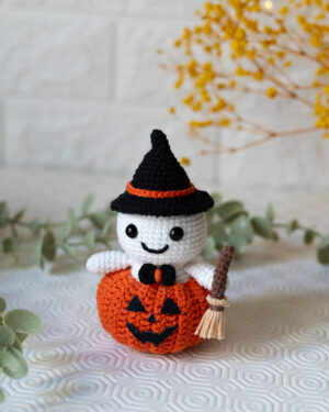 Halloween Ghost Crochet Doll – 13cm Pumpkin Witch – Handmade Amigurumi Decoration