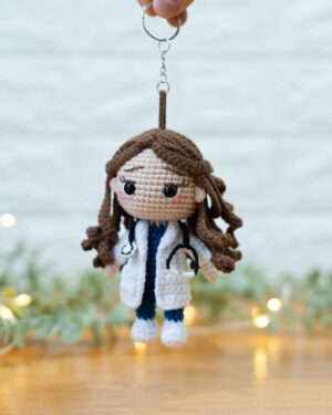 Doctor Crochet Doll Keychain – Handmade 15cm Medical Amigurumi – Nurse/Doctor Gift