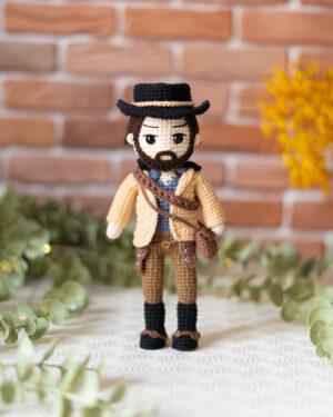 Arthur Morgan Crochet Doll – Red Dead Redemption Inspired – Handmade 20cm Cowboy Amigurumi