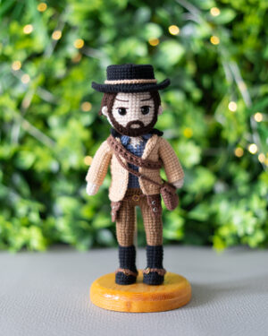 Arthur Morgan Crochet Doll – Red Dead Redemption Inspired – Handmade 20cm Cowboy Amigurumi
